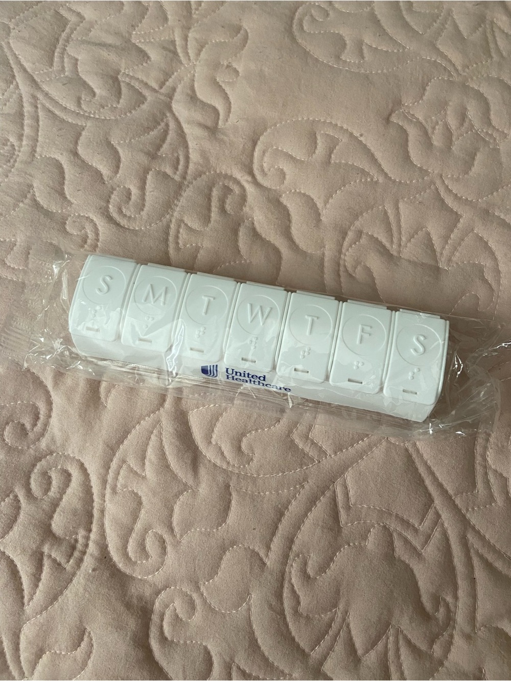 7-Day Tablet Pill Box Holder Weekly Medicine Storage Organizer Container Case